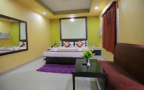 Hotel Pushpa Puri